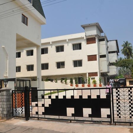 Shivaprasad Grand Hotel Kundapura Buitenkant foto