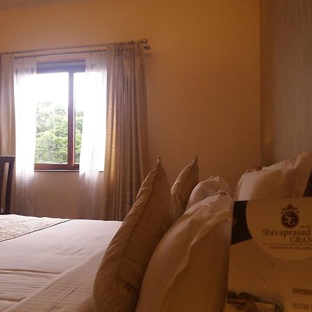 Shivaprasad Grand Hotel Kundapura Buitenkant foto