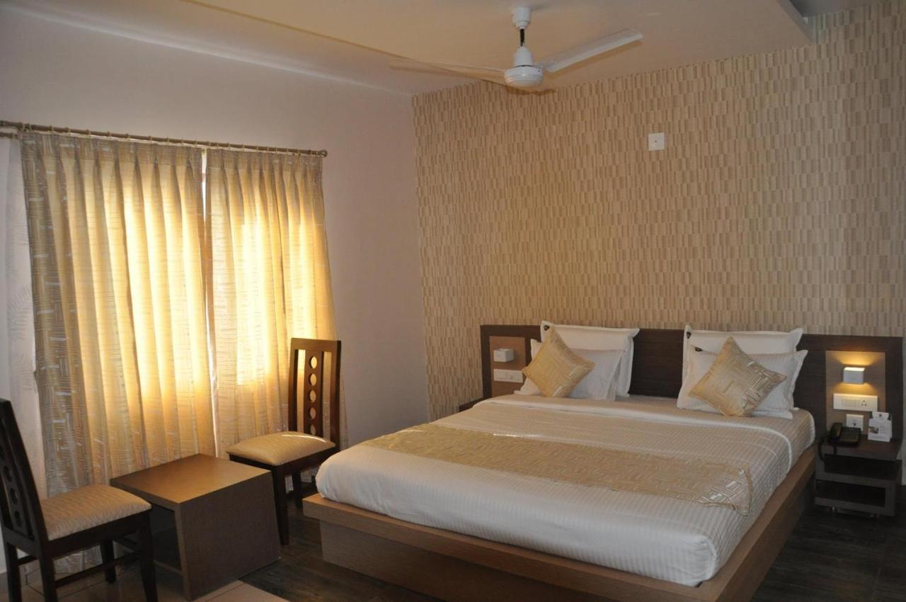 Shivaprasad Grand Hotel Kundapura Buitenkant foto