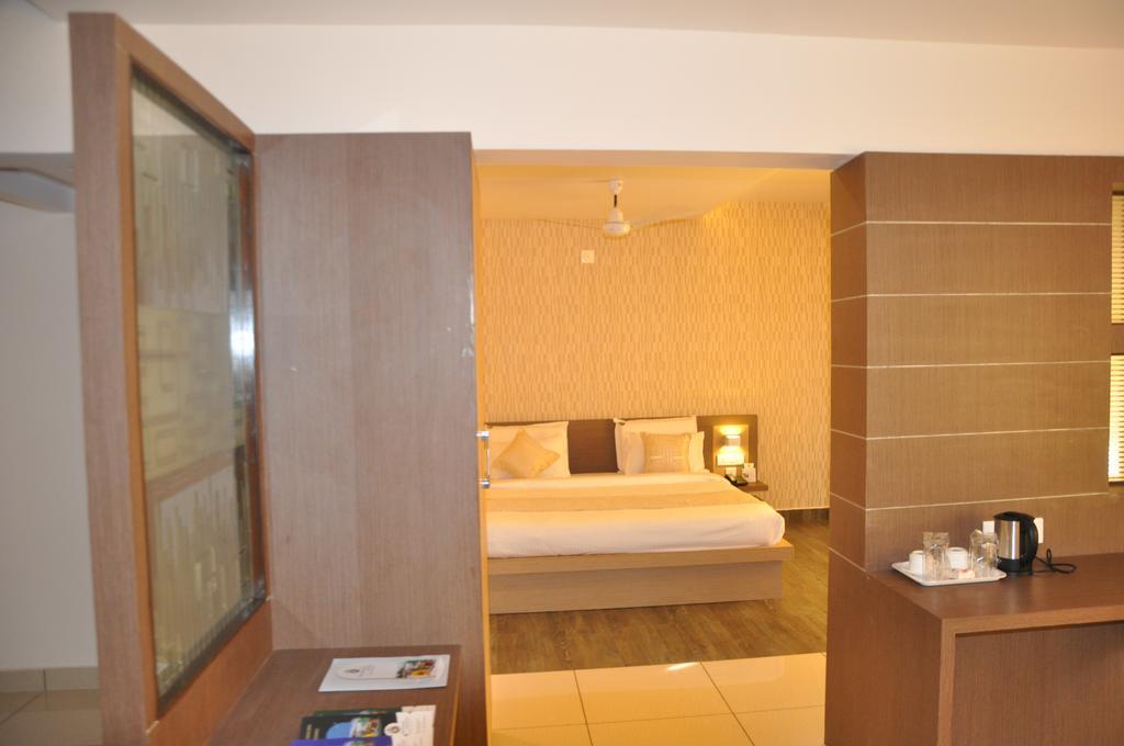 Shivaprasad Grand Hotel Kundapura Buitenkant foto