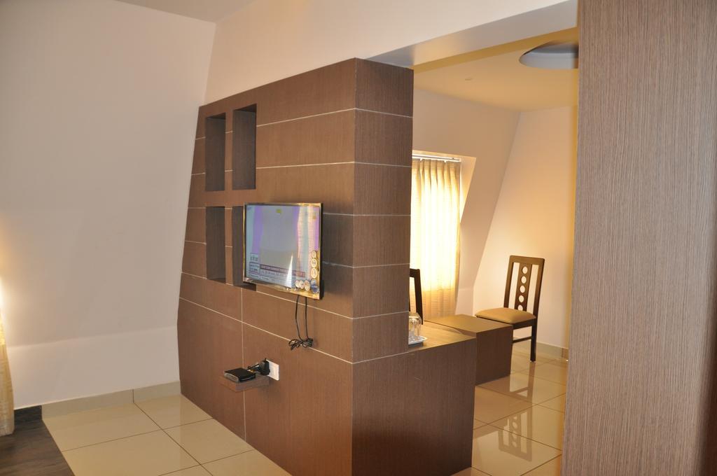 Shivaprasad Grand Hotel Kundapura Buitenkant foto