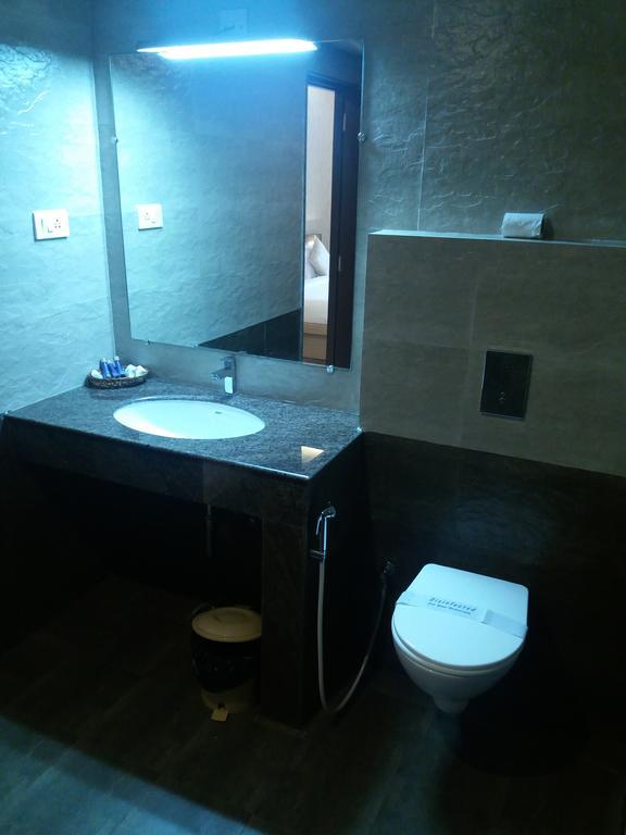 Shivaprasad Grand Hotel Kundapura Buitenkant foto