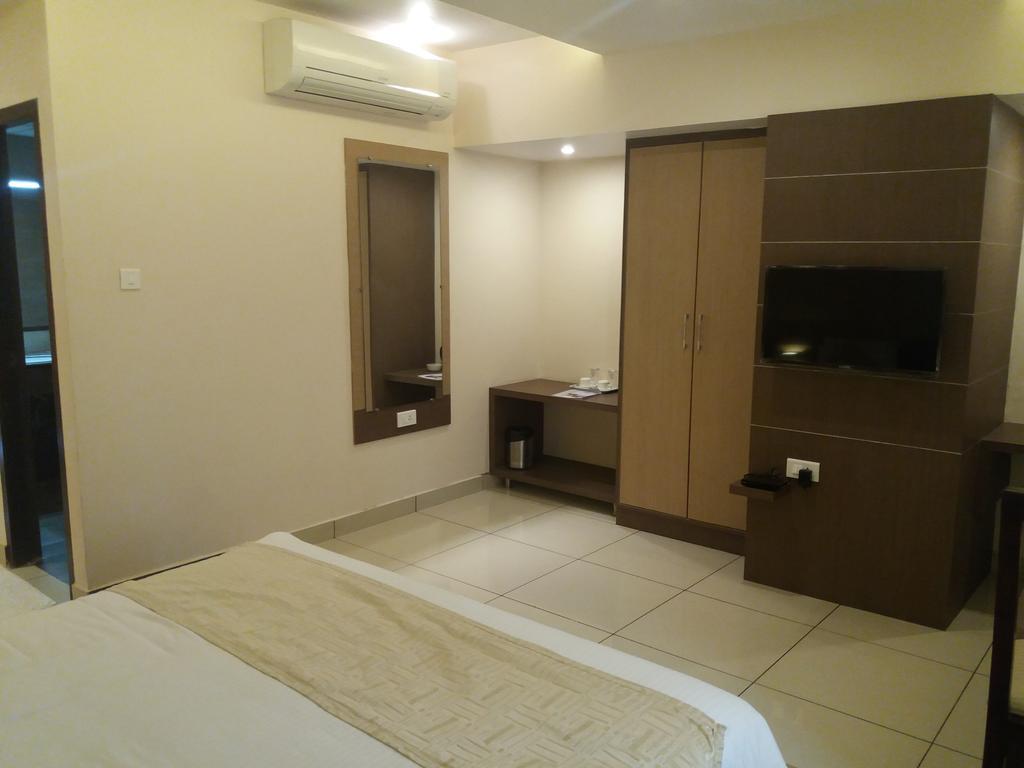 Shivaprasad Grand Hotel Kundapura Buitenkant foto
