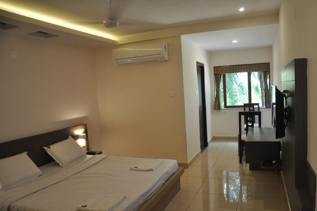 Shivaprasad Grand Hotel Kundapura Buitenkant foto