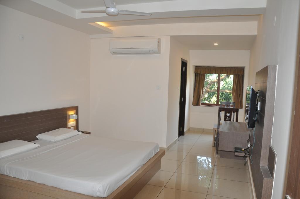 Shivaprasad Grand Hotel Kundapura Buitenkant foto
