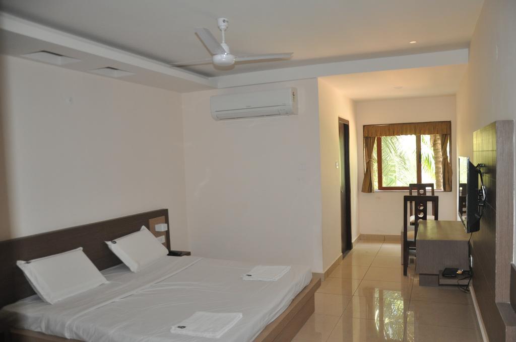 Shivaprasad Grand Hotel Kundapura Buitenkant foto