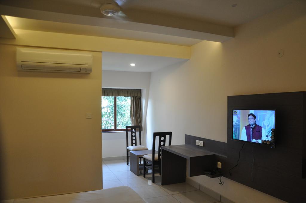 Shivaprasad Grand Hotel Kundapura Buitenkant foto